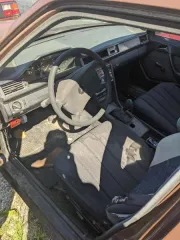 Автомобиль марки "Mersedes Benz 200D" Автомобиль марки Mersedes Benz 200D 1988 г.в. коричневого цвета, имеющий номер VIN WDB1241201A707251, мощность 72 л/с, с  ключами,  документы от автотранспортного средства отсутствуют. 
Модель: 200D 
Назначение: pryamie 
Вид транспорта: Легковой 
Марка…