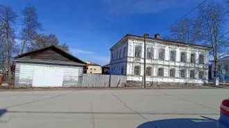Здание военного комиссариата, 471,5 кв.м, Пермский край, г. Чердынь Нежилое здание, наименование: здание военного комиссариата, кадастровый номер 59:39:0010147:40, количество этажей 3, в том числе подземных 1, материал наружных стен: кирпич, общей площадью 471,5 кв.м., расположенное по адресу…