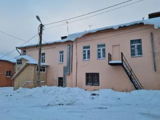 Административные помещения 101,1 кв.м, Грязовецкий район, г. Грязовец, продажа административных помещений №№ 6-10, 15-23, инв.№ 0001010013, общей площадью 101,1 кв.м., на 2 этаже здания, расположенных по адресу: Вологодская область, Грязовецкий район, г. Грязовец, ул. Ленина, д. 53 помещение 6…