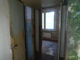 Жилое помещение по адресу: г. Москва, г. Зеленоград, к. 921, кв. 184, общей площадью 42,5 кв. м. (Этаж № 2), кадастровый номер: 77:10:0002005:5229 Вид жилого помещения: Жилое Общая площадь: 42.5