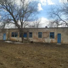Столовая. Холодильник "Атлант". Морозильная камера "Frigor". Котел отопительный ATON. Насос циркуляционный "Оазис" CN-25/6. Республика Калмыкия, Октябрьский район, посёлок Восход, улица Ленина, дом 24. Этажность 1. Общая площадь 394.1 м². Общий строительный объем 1508 м³. Год постройки 1970.
