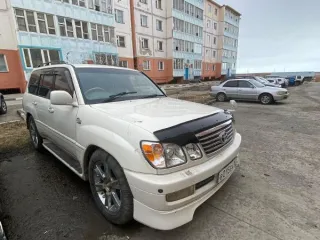 Продается легковой автомобиль Toyota Land Cruiser 1999 года выпуска, государственный номер В 015 ЕК87, номер шасси UZJ1000087139, номер двигателя 0148537, объем двигателя 4663.000 см3, мощность двигателя 172.800 кВт (235.000 л/с), первичный ПТС 25ТС048058.