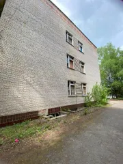 Казарма, нежилое здание 4786,1 кв.м. с земельным участком 1409 кв.м., Тульская область. Назначение: нежилое здание, количество этажей: 3, в том числе подземных: 1, площадью 4786,1 кв.м., с кадастровым номером 71:17:030104:2043, с земельным участком из земель населенных пунктов, вид разрешенного…
