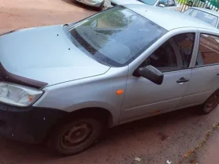 LADA Granta 2013 года выпуска, VIN XTA219060D0148894. Объем двигателя 1596 см³, мощность 81,6 л.с. Пробег 175921 км.