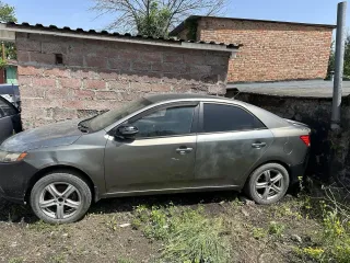 KIA Cerato 2012 автомобиль марки KIA модель Cerato 2012 г.в. VIN-номер XWEFW411BC0000029 ознакомление заинтересованных лиц с составом имущества должника, условиями его продажи, а также иной имеющейся у организатора торгов информацией о выставленном на продажу имуществе, в том числе об обременениях…