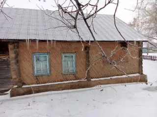 ¼ доля в праве на жилой дом. Кадастровый номер: 22:27:011301:316. Вид собственности: общая долевая. Адрес: Алтайский край, Мамонтовский район, с. Украинка, ул. Октябрьская, дом 34. Назначение: жилое. Площадь: 86,8 кв.м., площадь у должника: 21,7 кв.м. ¼ доля в праве на земельный участок…