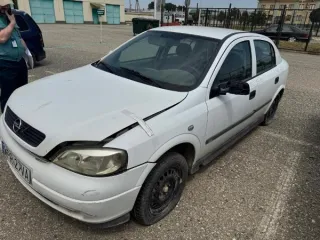 Opel Astra G CC. Транспортное средство находится в неудовлетворительном, нерабочем техническом состоянии. Документы, ключ зажигания и двигатель отсутствуют. ТС не растаможено.