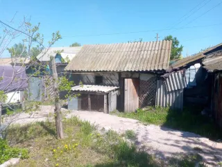 Доля в жилом здании 28.3 кв.м и участке 540 кв.м, Оренбургская область, г. Абдулино, ул. Революционная, д. 178. 1/5 доли в праве на здание, кадастровый номер: 56:36:0102003:247, назначение: жилое, площадь: 28.3 кв.м. 1/5 доли в праве на земельный участок, кадастровый номер: 56:36:0102003:397, вид…