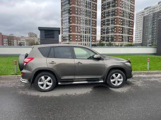 Toyota RAV4 2012 года, идентификационный номер JTMBE33V50D077331, цвет бронзовый.