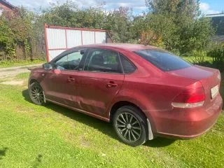 Volkswagen Polo 2014. Автомобиль Марка - Volkswagen; Модель – Polo; Год изготовления – 2014; VIN - XW8ZZZ61ZEG069109. Тех. описание: Автомобиль находится в рабочем состоянии, имеет кузовные повреждения левой стороны и заметный износ водительского сиденья. Признаков серьезного ДТП по представленным…