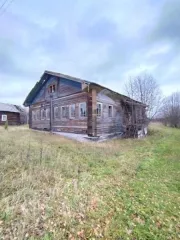 Школа №2 188,5 кв.м, земельный участок 1894 кв.м, Архангельская область, Вельский р-н. Школа № 2 площадью 188,5 кв.м., с кадастровым номером 29:01:220414:110, расположенная по адресу: Российская Федерация, Архангельская область, м.о. Вельский, д. Шестниковская, д. 1а, назначение - нежилое…