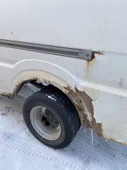 Mazda Bongo 2009 года, 100 лс, 256587 км, АКПП, автомобиль марки MAZDA модель BONGO BRAWNY, номер кузова SKE6V-401353, автомобиль не заводится, причина не известна, еще в мае 2026 года он был на ходу, но начал греться двигатель. В целом автомобиль соответствует году выпуска, состояние…