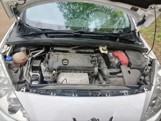 Peugeot 408, 2014 год выпуска, белый, VIN Z8T4D5FS9EM009703. На ходу, снят аккумулятор, царапина на водительской двери и небольшие царапины по кузову.