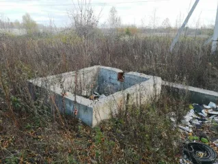<p>Земельный участок, площадью 2500 +/  10,07 кв. м., расположенный по адресу: Российская Федерация, Ярославская область, м.р н Ярославский, д Ченцы, д. 14, кадастровый номер 76:17:202801:56, и нежилое здание, общ. площадью 270.1 кв. м., расположенное по адресу: Российская Федерация, Ярославская…