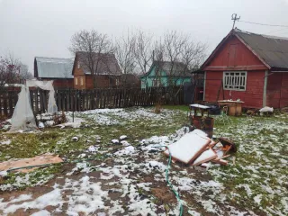 Жилое строение 13 кв.м, земельный участок 351 кв.м, Владимирская обл., Кольчугино. Жилое строение без права регистрации проживания, расположенное на садовом земельном участке, кадастровый номер: 33:18:000708:335, назначение: нежилое; адрес местонахождения: Владимирская обл., г. Кольчугино, п. Белая…