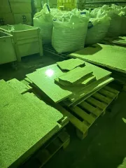 Камни белого цвета, россыпью, предположительно куски пемзы в полимерных мешках белого цвета – 436 штук. Плиты для мощения – 11 504 кг. Плиты из камня (размер 60х58х35) – 370,6 кг. Камни белого цвета, россыпью, предположительно куски пемзы в полимерных мешках белого цвета – 436 штук. Плиты для…