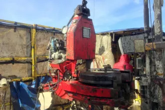 Верхний привод гидравлический СВП Drillmec HTD250C с гидравлическим силовым блоком (ГСУ) системы верхнего привода, производства Drillmec S.p.A, Италия, 2018 года выпуска, в сборе, для буровых установок, в т.ч. мобильных.