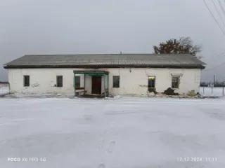 Нежилое здание Дома культуры, 343.4 кв.м, 1963 г., кирпич, на разбор. Кадастровый № 45:22:041703:57, общая площадь 343,4 кв.м, 1963 года постройки, количество этажей 1, в том числе подземных 0, кадастровая стоимость 1 374 955,35 руб., материал стен: кирпичные, перегородки кирпичные, кровля…