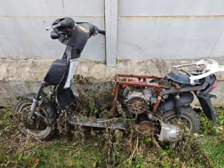 Двухколесное механическое транспортное средство с двигателем от мотоблока модели GX 170F(K) с объемом двигателя 210 куб. см., моделью двигателя W170F и номером двигателя 18120504, без государственного знака. Вид транспорта: мотоблок.