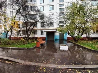Жилое помещение 48,3 кв. м, г. Москва, ул. Кировоградская, д. 4, к. 1, кв. 192, общей площадью 48,3 кв. м (этаж № 1), кадастровый номер: 77:05:0006004:9210. Вид жилого помещения: жилое. Общая площадь: 48.3