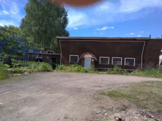 Нежилое здание (мини-кафе), кадастровый номер: 43:06:310101:139, площадью 72 кв.м., материал наружных стен: деревянные, вид разрешенного использования объекта недвижимости: нежилое
Адрес: Кировская область, р-н. Верхошижемский, пгт. Верхошижемье, ул. Октябрьская, д. б/н,