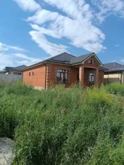 Жилой дом 114,3 кв.м, земельный участок 400 кв.м в Ставропольском крае. Жилой дом, назначение – жилое, общей площадью 114,3 кв.м., кадастровый номер: 26:11:020601:4677; Земельный участок, общей площадью 400 кв.м., кадастровый номер: 26:11:020601:1709, расположенные по адресу: Российская Федерация…