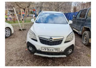 Opel Mokka, 2012 года, 140 лс, 157128 км. Автомобиль легковой, VIN-номер: XUUJC7E51D0000248, марка, модель: OPEL MOKKA, год выпуска 2012 г., цвет: белый, регистрационный знак У916ХХ180, комплектация: стандартная, находится в залоге у ООО «МБ РУС Банк»