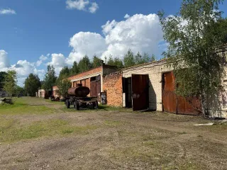 Теплая стоянка, КПП, Административное здание, КТП, Смоленская область, Симоновой, 110 696.8+30.1+587.7+266.9+366.4+630.3 кв.м Здания в Смоленской обл. еще 1. Здание нежилое: Теплая стоянка 25 мест площадью 696,8 кв.м., кадастровый номер 67:06:0010166:129, расположенное по адресу: Смоленская…