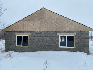 Объект незавершенного строительства 98,5 м² и участок 583 м² Оренбургская область Объект незавершенного строительства площадью застройки 98,5 кв. м с кадастровым номером 56:47:0101003:640 расположен по адресу: Российская Федерация, Оренбургская область, Соль-Илецкий район, г. Соль-Илецк, ул…