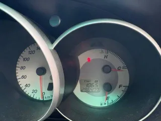 Mazda Axela 2007 года, 114 л.с., пробег 297000 км, АКПП. Автомобиль на ходу. Имеются многочисленные царапины и потертости по кузову, разбита передняя фара. Государственный номер Н911ЕТ125.