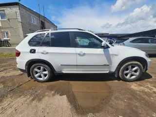BMW X5 xDrive 30d, 2012 года, 245 лс, 330000 км, полный привод, АКПП. Легковой автомобиль, марка: BMW X5 xDrive 30d, год выпуска: 2012, идентификационный номер VIN: X4XZW411X0L838543.