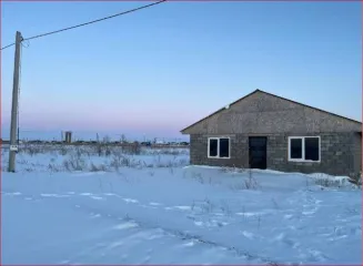 Объект незавершенного строительства 98,5 кв.м и земельный участок 700 кв.м Оренбургская обл Земельный участок, площадью 700 +/- 9 кв. м + объект незавершенного строительства (80% – степень готовности), площадью застройки 98,5 кв.м, расположенные по адресу: Российская Федерация, Оренбургская…