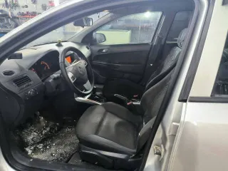 Opel Astra 2012 года, 116 лс, 268033 км. Автомобиль легковой, марка: Opel, модель: Astra (A-H), VIN: XWF0AHL48C0017219, гос. рег. номер: Н107КН196, год изготовления: 2012