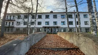 Нежилое здание 1683,4 м² в Костромской области, Макарьевский район, пос. Горчуха, ул. 1 Мая, д. 7. Назначение: нежилое, общая площадь 1683,4 кв.м, кадастровый номер 44:09:150101:1835. Количество этажей: 3. Продажа осуществляется с одновременным отчуждением земельного участка категории земли…