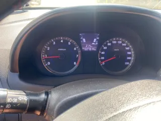 Hyundai Solaris 2011 года выпуска. VIN: Z94CT41DABR047052. Осмотр автомобиля возможен по предварительной договоренности после отправки запроса на e-mail: dinega@pravo34.ru. Рекомендуется лично проверить техническое состояние и комплектность.