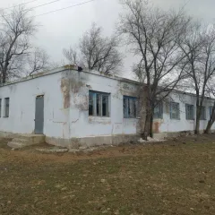 Столовая. Холодильник "Атлант". Морозильная камера "Frigor". Котел отопительный ATON. Насос циркуляционный "Оазис" CN-25/6. Республика Калмыкия, Октябрьский район, посёлок Восход, улица Ленина, дом 24. Этажность 1. Общая площадь 394.1 м². Общий строительный объем 1508 м³. Год постройки 1970.