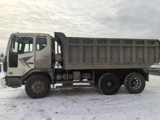 Грузовой самосвал Daewoo TATA VIN KL3K4DRF18K000426, год выпуска 2008, цвет: белый, гос. номер Е 016 СР 38 (ПТС отсутствует).