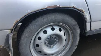 ВАЗ 2111, 2008 года, 89 л.с., пробег 164509 км. Легковой автомобиль, марка: LADA, модель: 211140, год изготовления: 2008, VIN: XTA211140903009279. Автомобиль на ходу. Имеющиеся повреждения: трещины и сколы на лобовом стекле, вмятина на задней левой двери и крыле, ржавчина по всему днищу и на всех…