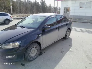 Volkswagen Polo 2016 года выпуска, VIN: XW8ZZZ61ZGG037419. Находится по адресу: Сургутский район, поселок Солнечный, улица Советская, дом 1. Телефон для осмотра: 8 912 419 95 09, Юлия.