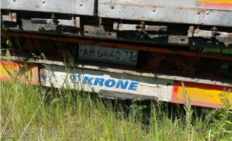 Полуприцеп KRONE SD, VIN WKESD000000401795, гос.номер АМ6440 73, цвет черный, 2008 г.в.