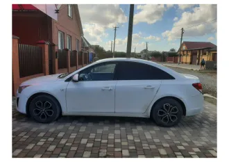 Chevrolet Cruze 2013, автомобиль марки CHEVROLET модель KL1J Cruze 2013 г.в. VIN-номер XUFJA695JD3066575, располагается по адресу: 353531, Краснодарский край, Темрюкский район, ст. Старотитаровская, ул. Железнодорожная, д. 46. Контактная информация: azat_akzhigitov@bk.ru, 8 (938) 129-92-03.