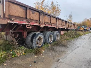 полуприцеп с бортовой платформой CIMC ZJV9400DУ, 2012г.в., г/н МТ2537 24, VIN LJRB13389CN020644, номер шасси LJRB13389CN020644, цвет красный. Начальная цена продажи 1 038 500 руб. Задаток 155800 руб. полуприцеп с бортовой платформой CIMC ZJV9400DУ, 2012г.в., г/н МТ2537 24, VIN LJRB13389CN020644…