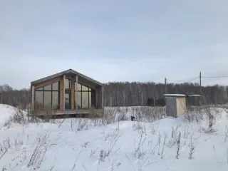 Жилой дом 97.2 кв.м, участок 1000 кв.м, д. Лукино, Курганская область. Здание Жилой дом 97.2 кв.м в Курганская область. Дом + земельный участок, Курганская обл., Кетовский р-н, д Лукино, микрорайон "Лукоморье", д.5, земельный участок 1 000 м² кад. № 45:08:030501:1320, дом 97,2 м² кад. №…