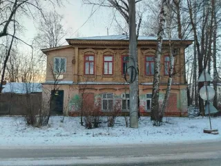 Нежилое здание 233,9 кв.м + участок 1020 кв.м, Ивановская обл., г. Кинешма. Нежилое здание с кадастровым номером 37:25:040207:14, площадью 233,9 кв.м с земельным участком с кадастровым номером 37:25:040207:1, площадью 1020 кв.м, расположенные по адресу: Ивановская область, г. Кинешма, ул…