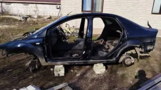 Ford Focus 2007 года, 80 л.с., автомобиль легковой, марка, модель: Ford Focus, идентификационный номер VIN: X9F4XXEED47Y00100, год выпуска 2007. Автомобиль в разобранном виде. Двигатель (двигатель имеет дефекты по электронике, ЭБУ), коробка, фонари, фары - сняты (Входят в состав имущества)