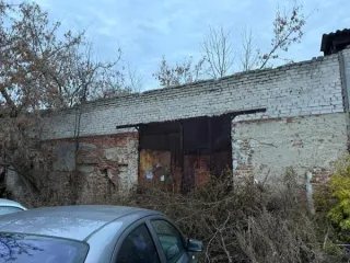 Склад 238.8 кв.м и земельный участок 360 кв.м в Тамбовской области. Назначение: нежилое, площадь: 238.8 кв.м, этажность: 1, подземных этажей: 0, кадастровый номер: 68:29:0101021:151. Адрес: РФ, Тамбовская обл., г. Тамбов, ул. Носовская, дом 9Д. Земельный участок под ним площадью 360.0 кв.м, КН…