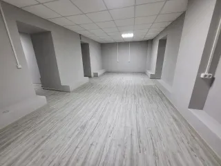 Два смежных помещения 312,7 м², Москва, Садовая-Триумфальная. Реализуется два смежных помещения, общей площадью 312,7 м2 (Помещение «1»: 59,5 кв. м. и помещение «2»: 259.2 кв. м.) в 150 метрах от метро Маяковская. Дом на первой линии Садового кольца. Помещения расположены в подвале многоквартирного…