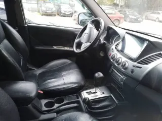 Mitsubishi L200 2015 года выпуска, VIN MMCJYKB40FDZ40616. Имущество является предметом залога.