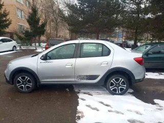 Renault Logan Stepway, 2021 год. VIN X7L4SRLVG68252379, двигатель 1598 см³, мощность 60.5 кВт / 82.3 л.с. Кузов X7L4SRLVG68252379, экологический класс 5. Тип - легковой седан.