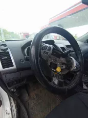 Citroen C-Crosser, 2012, VIN: Z8TVUAFZCCM971724, белый. Автомобиль после ДТП, может иметь скрытые дефекты. Отсутствует передняя часть: передний бампер, фары передние, решетка радиатора, передние подкрылки, замята передняя часть (элементы бампера в салоне). Передние крылья черного цвета, правые…
